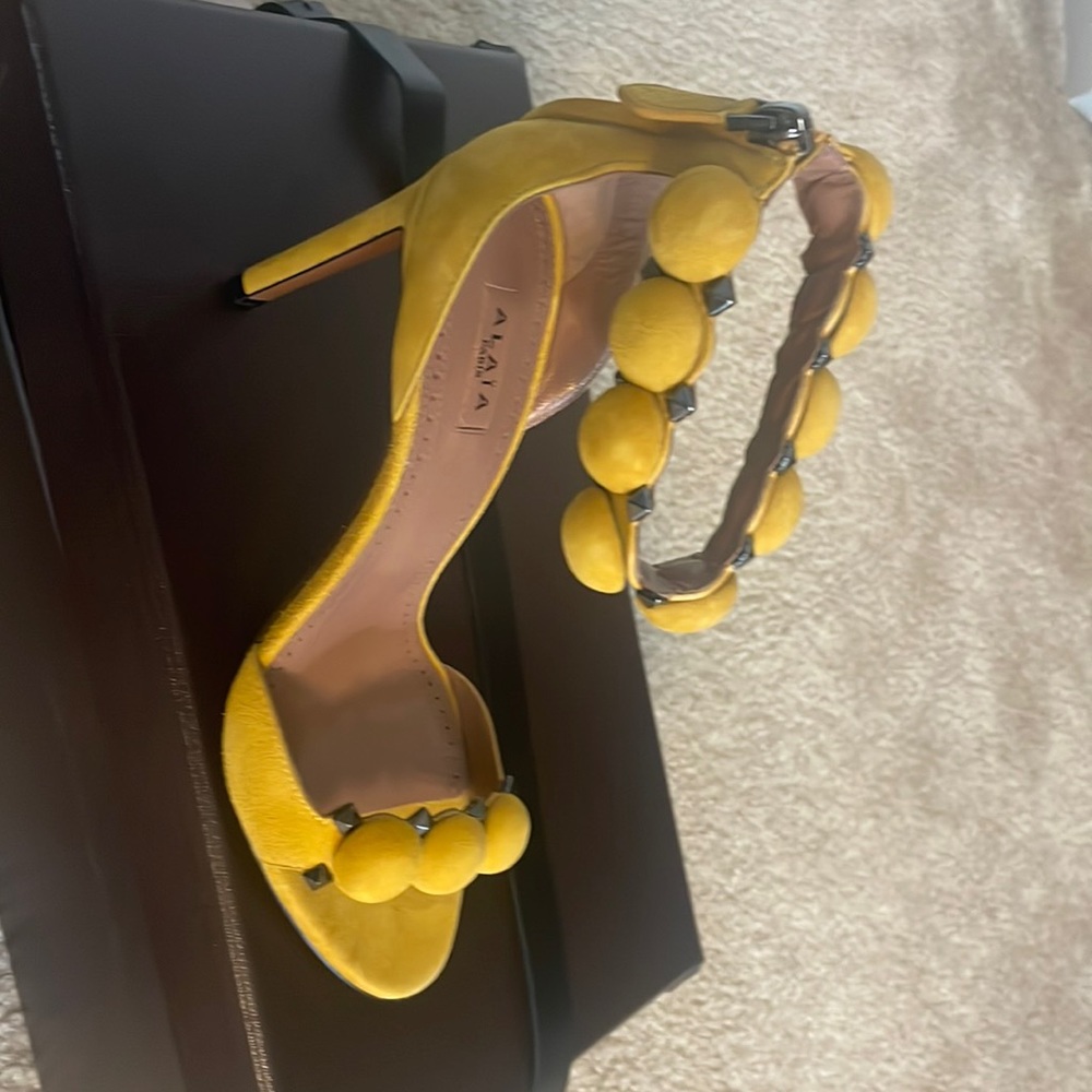 Open toe comfortable mustard heels